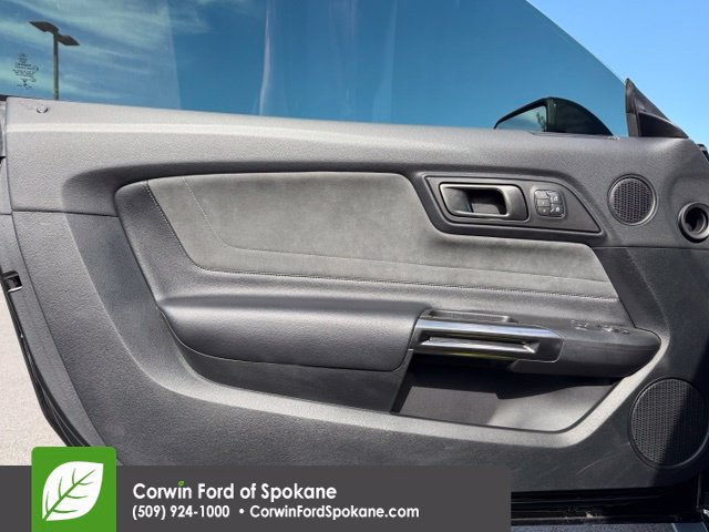 Used 2019 Ford Mustang Shelby GT350 w/ Technology Package RWD image 17
