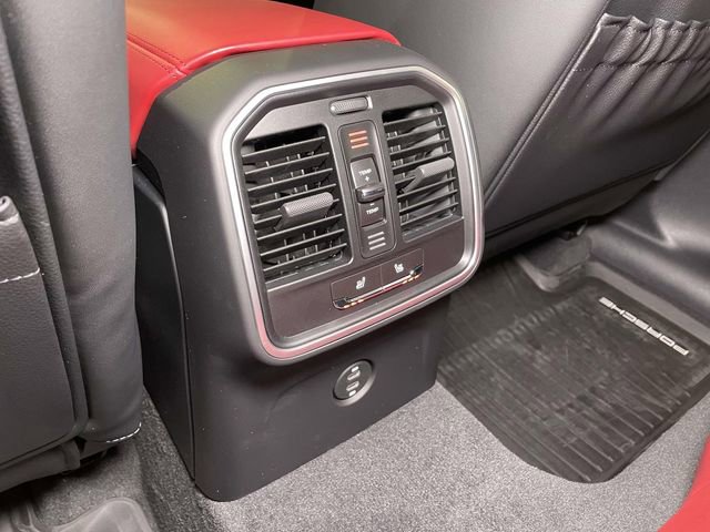 New 2026 Porsche Macan image 25