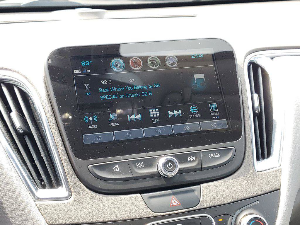 Used 2018 Chevrolet Malibu LT FWD image 14