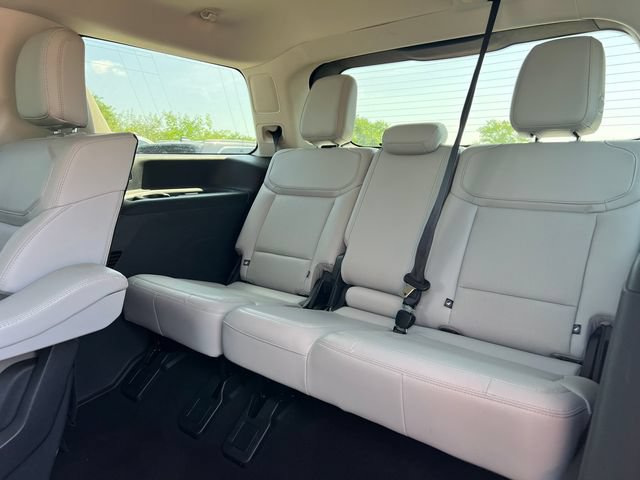 Used 2025 Ford Expedition Platinum AWD/4WD image 5
