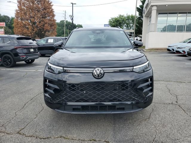 Certified 2025 Volkswagen Tiguan SE R-Line AWD/4WD image 2