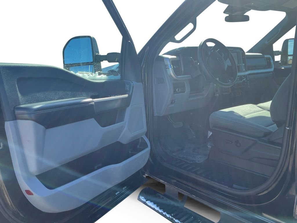 Used 2025 Ford F250 XLT image 24