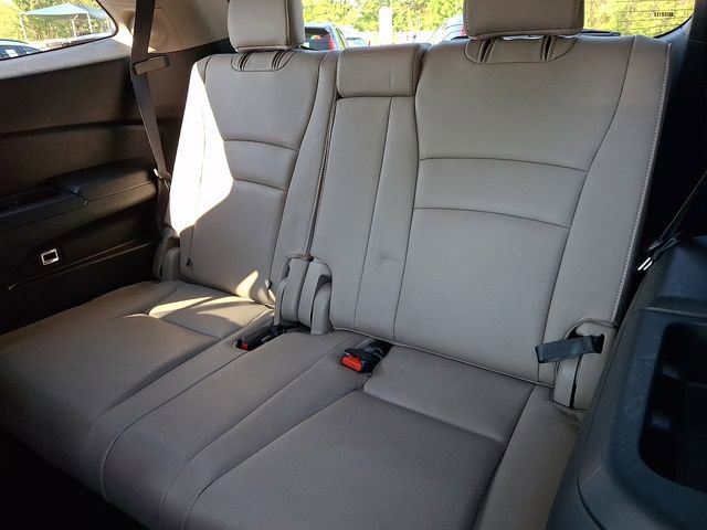 Used 2017 Honda Pilot Touring image 11