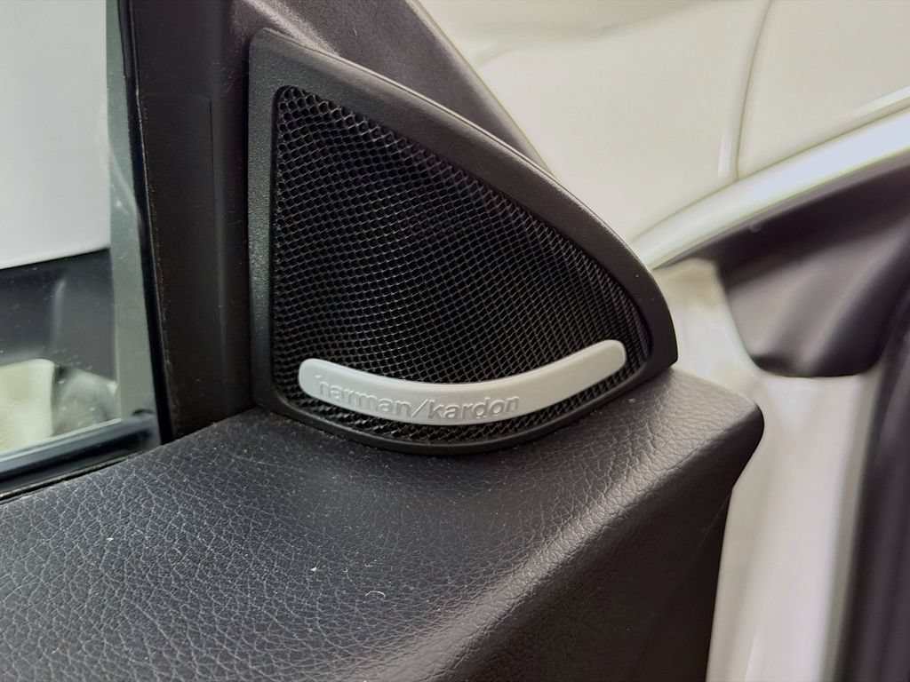 Used 2019 Mercedes-Benz CLA 250 4MATIC image 32