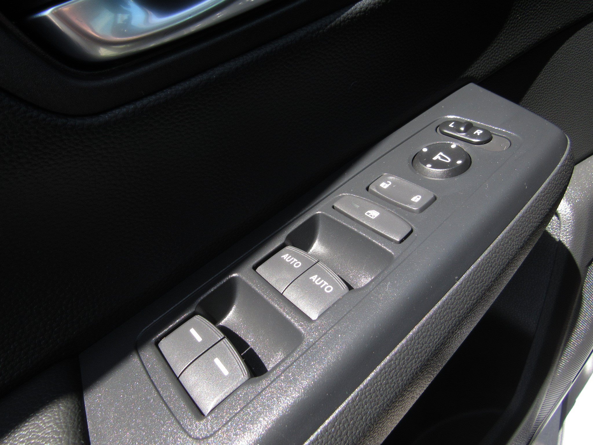 Certified 2025 Honda CR-V EX image 23