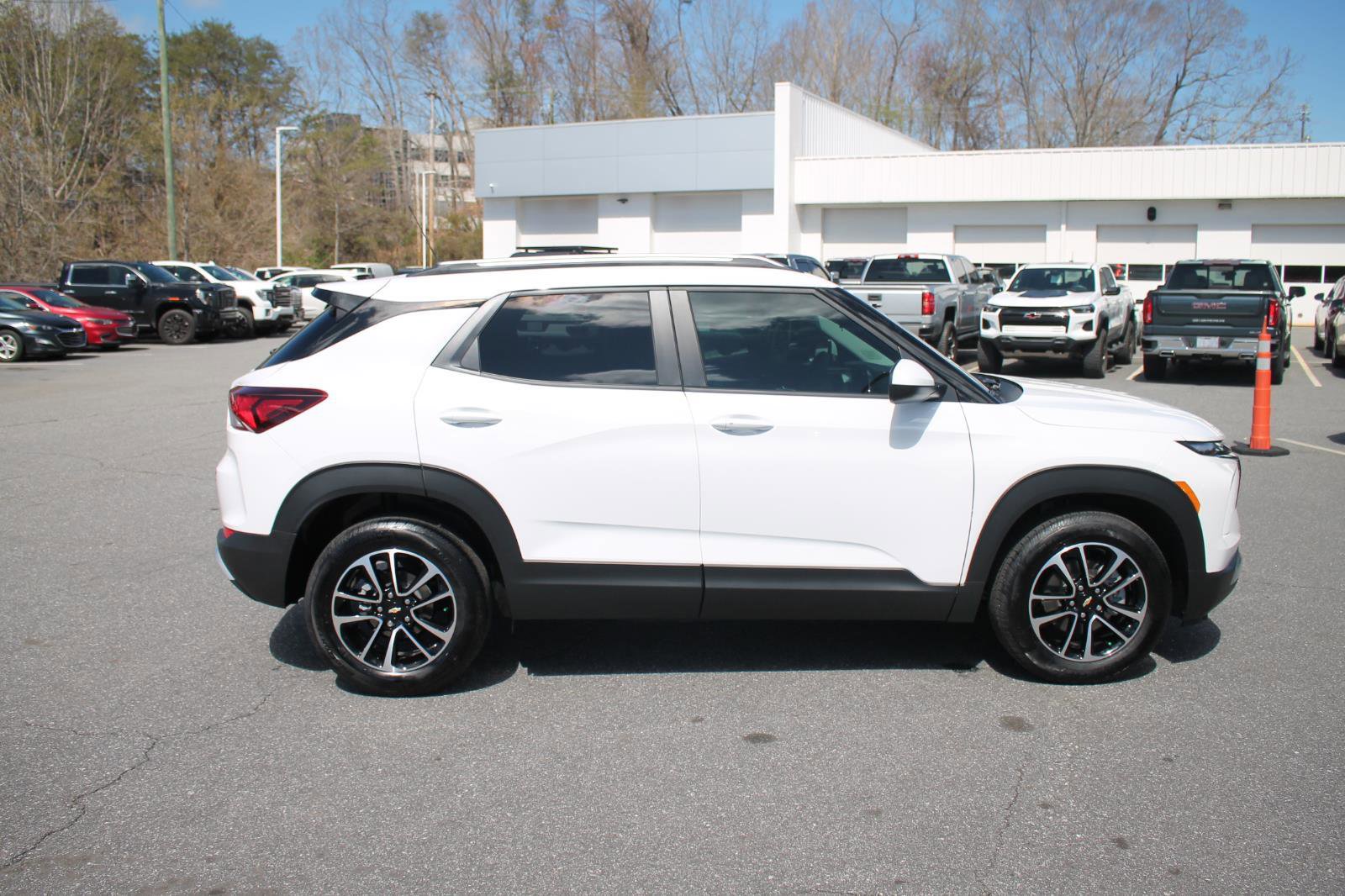 New 2026 Chevrolet TrailBlazer LT w/ Driver Confidence Package image 8