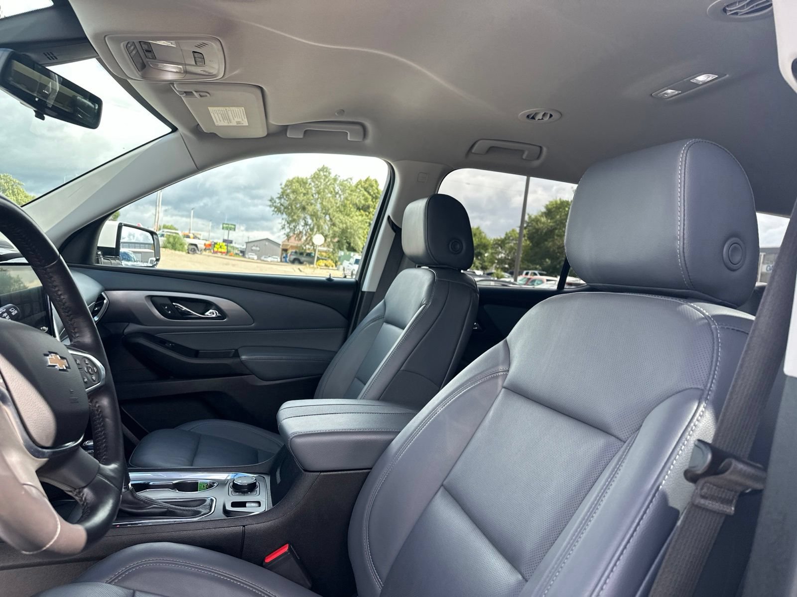 Used 2018 Chevrolet Traverse Premier AWD/4WD image 12