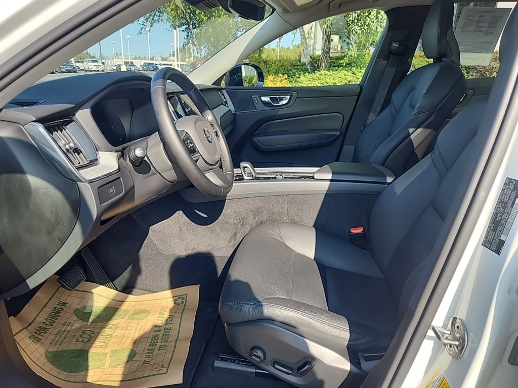 Certified 2025 Volvo XC60 B5 Plus image 20