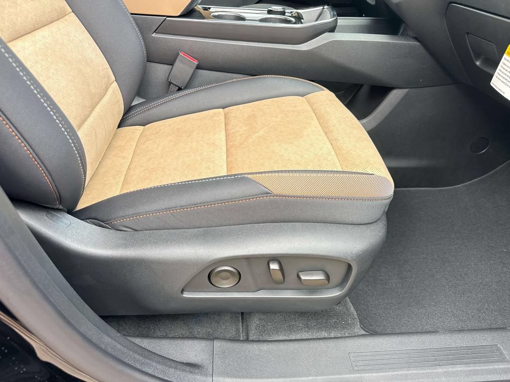 New 2026 Chevrolet Equinox ACTIV w/ Convenience Package III FWD image 15