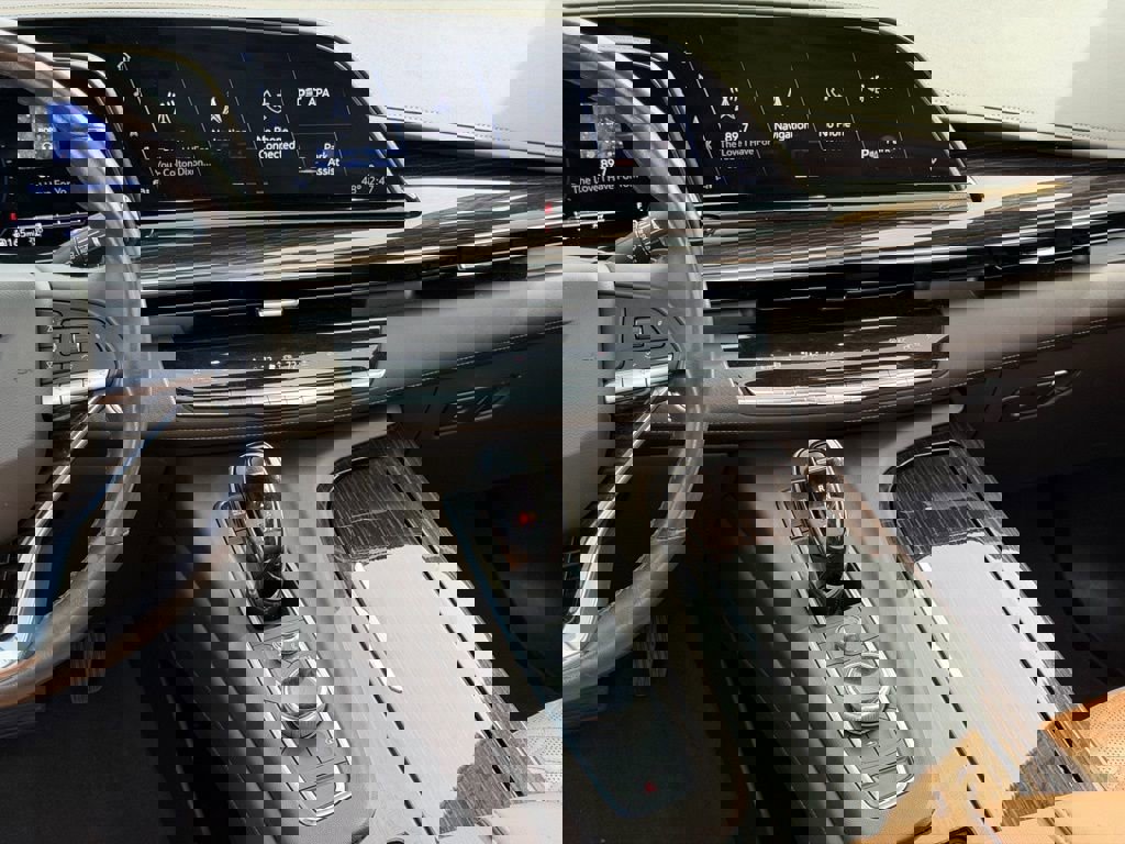 Used 2021 Cadillac Escalade ESV Premium Luxury image 29