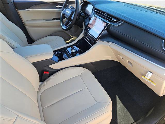 New 2025 Jeep Grand Cherokee Limited w/ Trailer Tow Package image 16