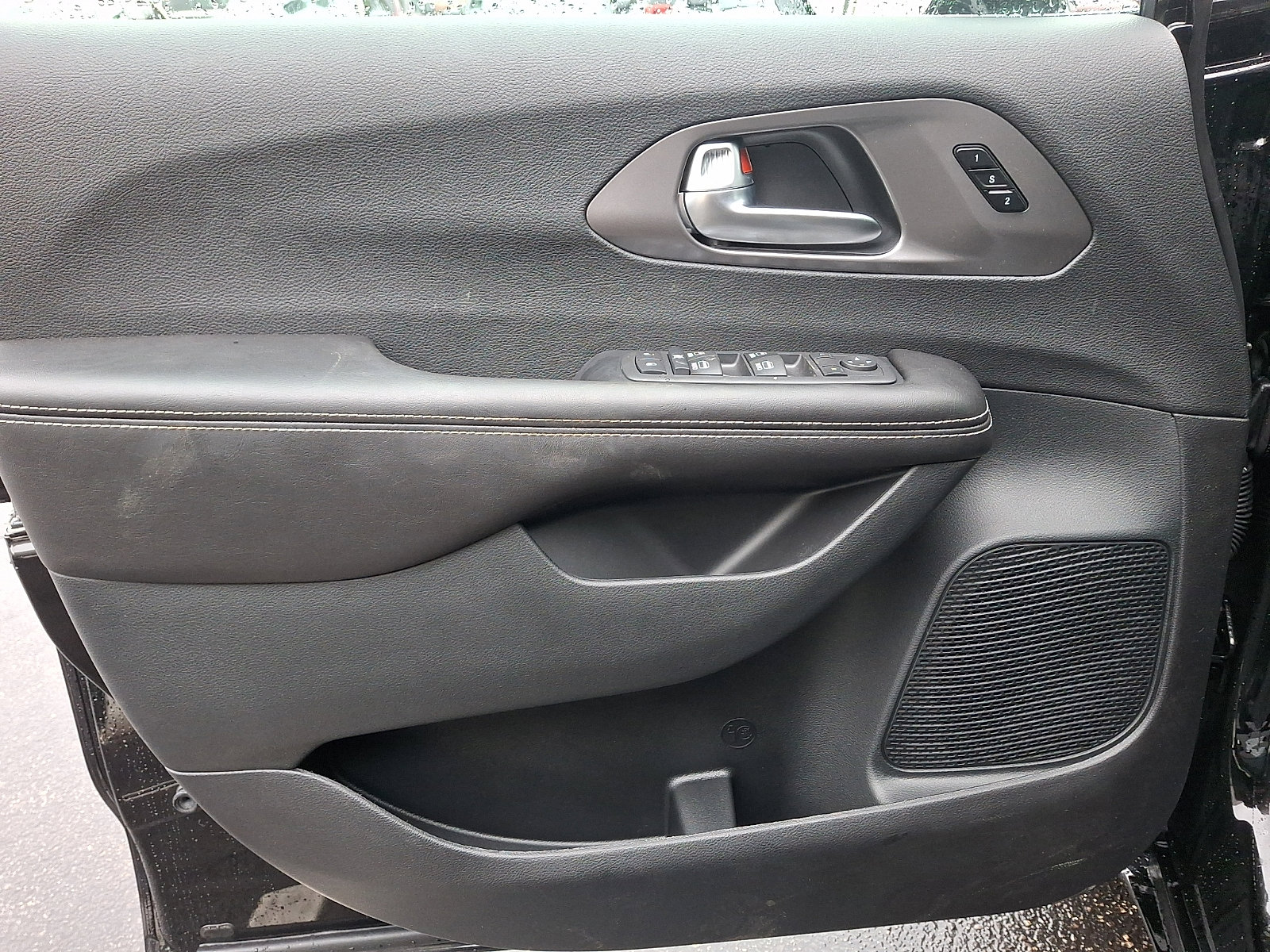 New 2026 Chrysler Pacifica Select image 10