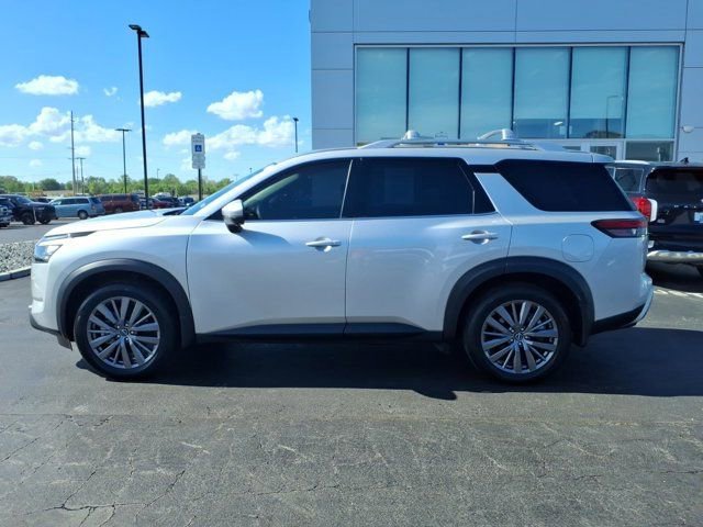 Used 2025 Nissan Pathfinder SL w/ SL Premium Package image 4