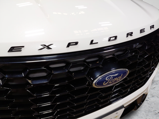 Used 2025 Ford Explorer ST-Line AWD/4WD image 10