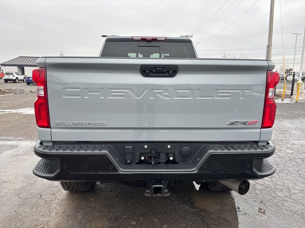 Used 2024 Chevrolet Silverado 2500 ZR2 w/ Technology Package image 4