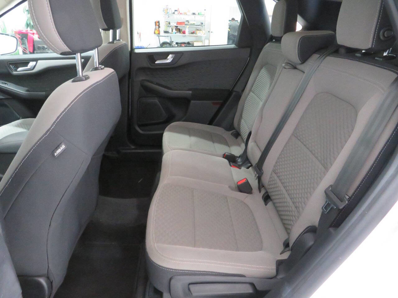 Used 2020 Ford Escape SE image 14