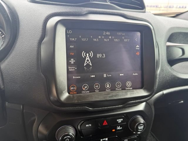 Used 2023 Jeep Renegade Latitude AWD/4WD image 31