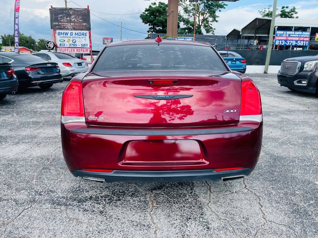 Used 2019 Chrysler 300 Touring w/ Chrome Appearance Package RWD image 8