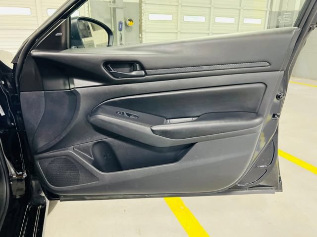Used 2025 Nissan Altima 2.5 S FWD image 34