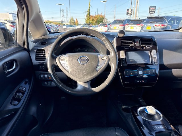 Used 2014 Nissan Leaf SL w/ Premium Package FWD image 17