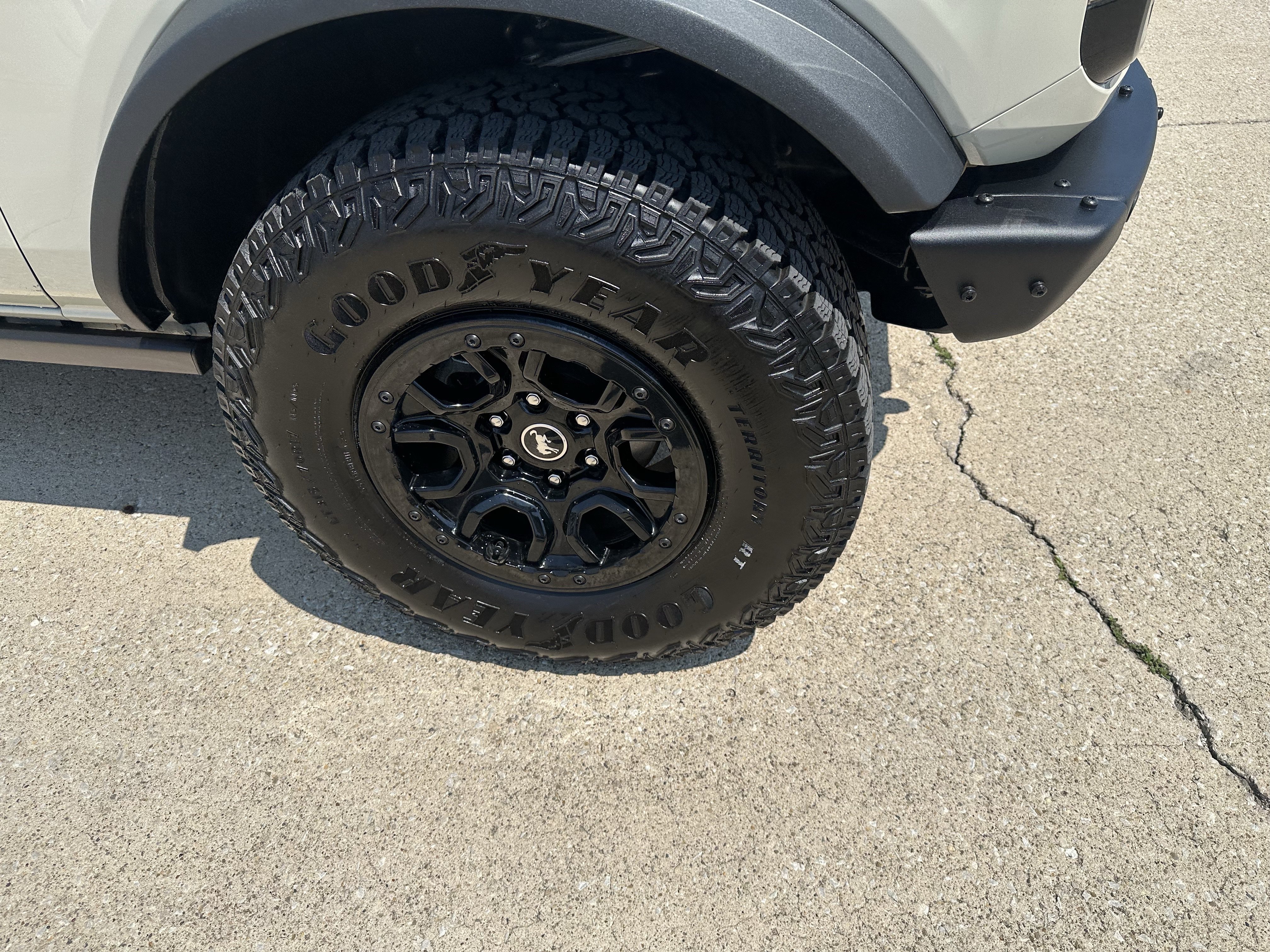 Used 2025 Ford Bronco Badlands AWD/4WD image 2