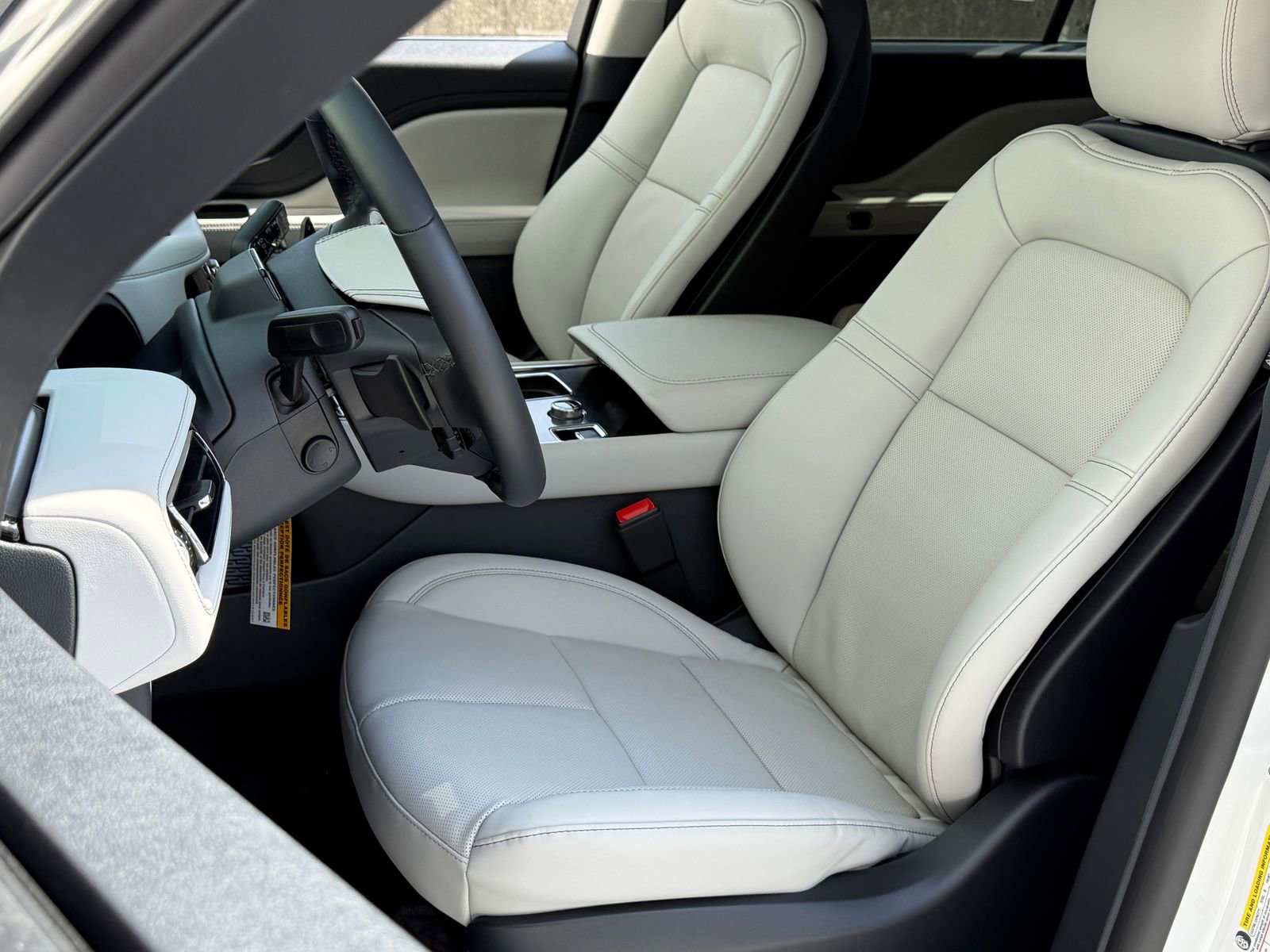 New 2026 Lincoln Aviator AWD image 28