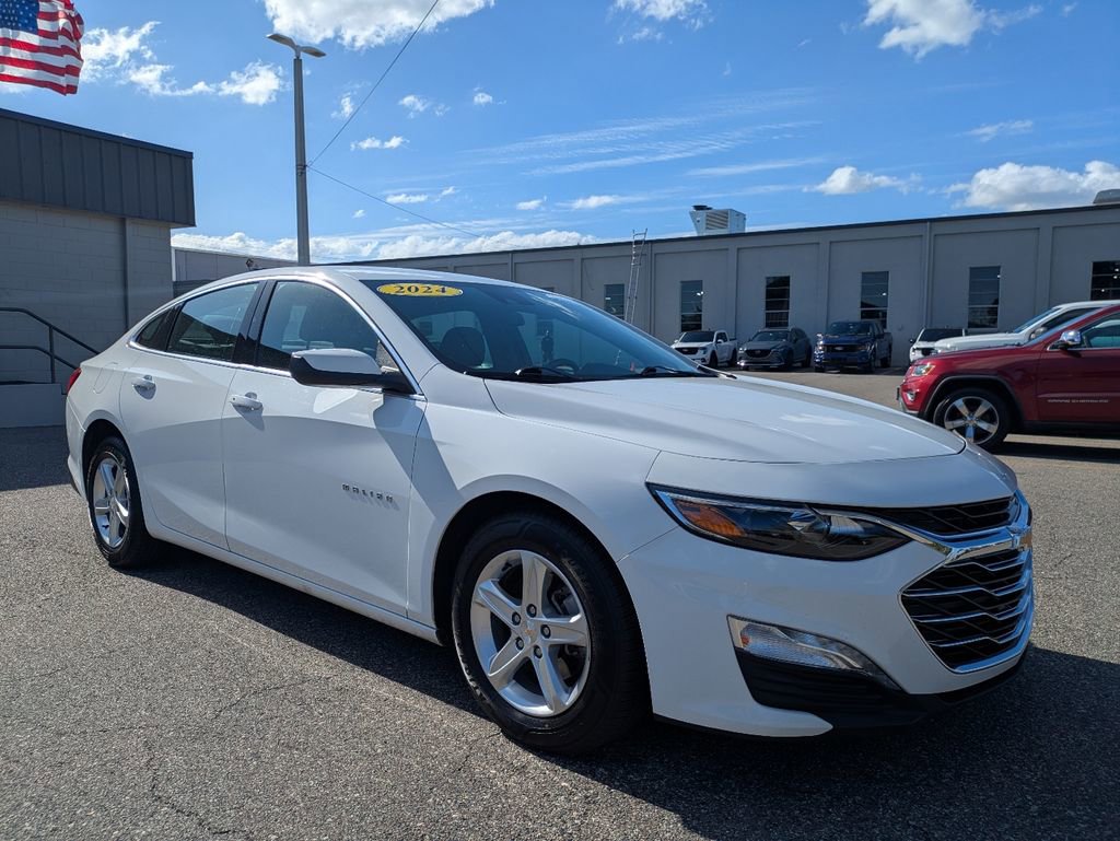 Used 2024 Chevrolet Malibu LT FWD image 4