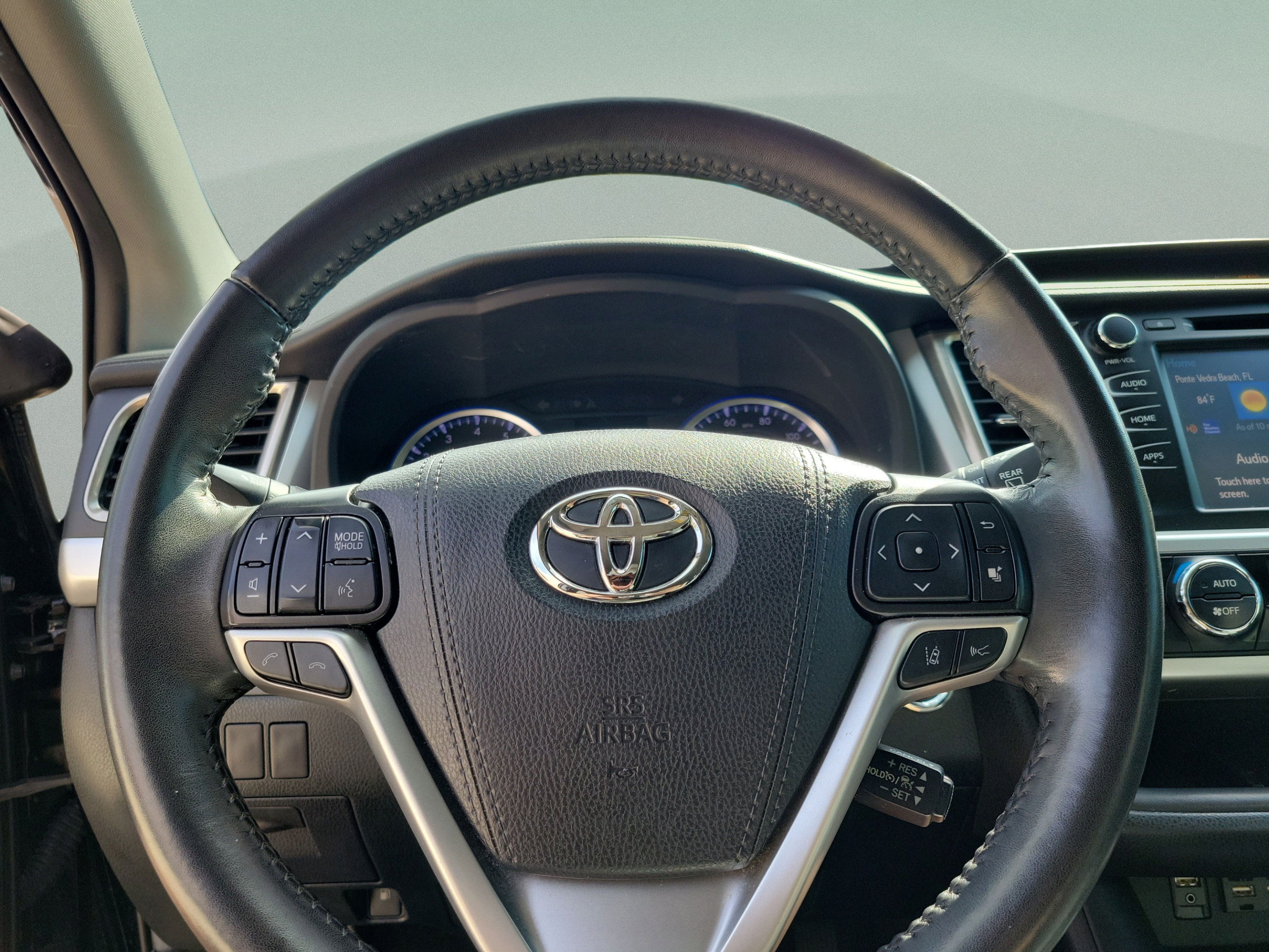 Used 2019 Toyota Highlander SE AWD/4WD image 12