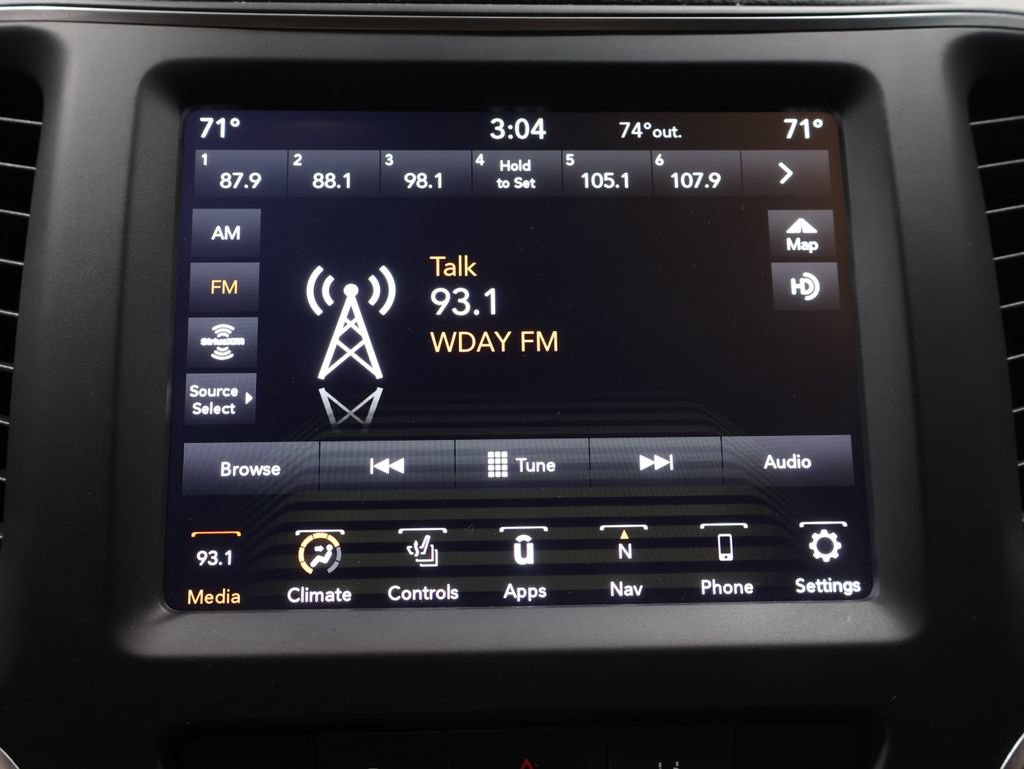 Used 2023 Jeep Cherokee Altitude Lux AWD/4WD image 29