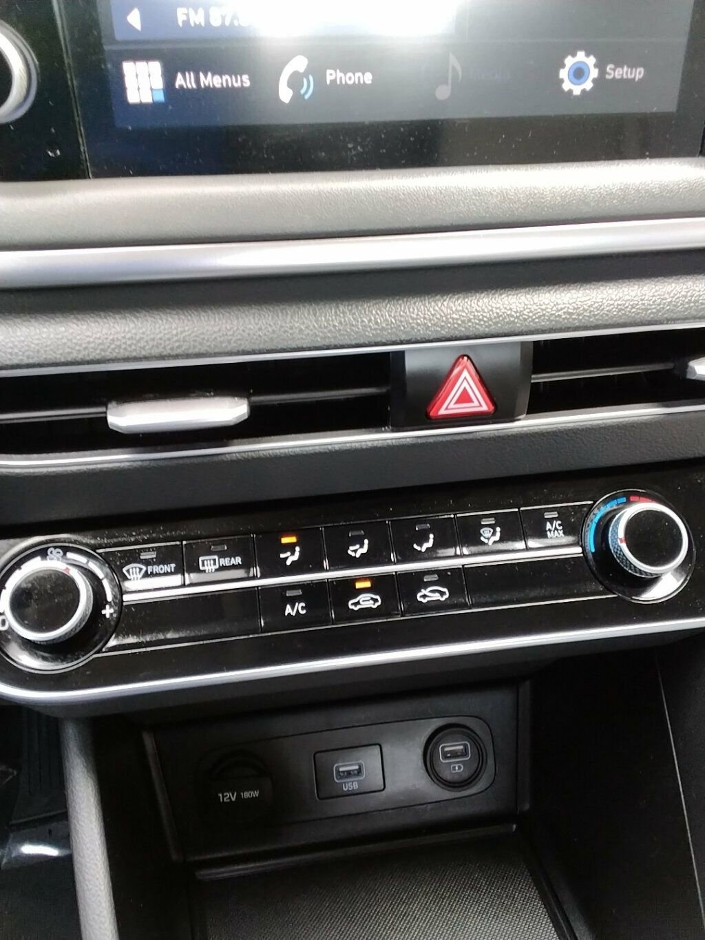 Used 2021 Hyundai Sonata SE w/ Preferred Accessory Package image 19