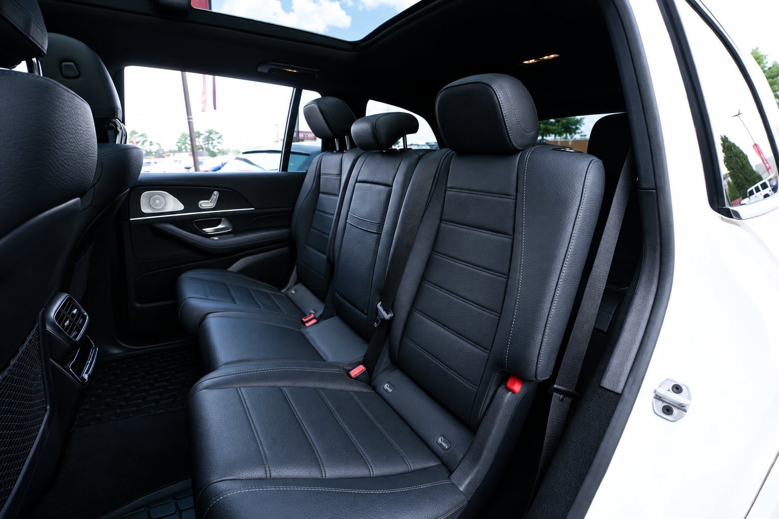 Used 2023 Mercedes-Benz GLS 450 4MATIC image 35