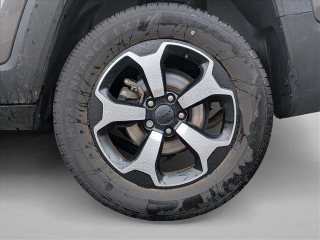 Used 2019 Jeep Renegade Trailhawk AWD/4WD image 9