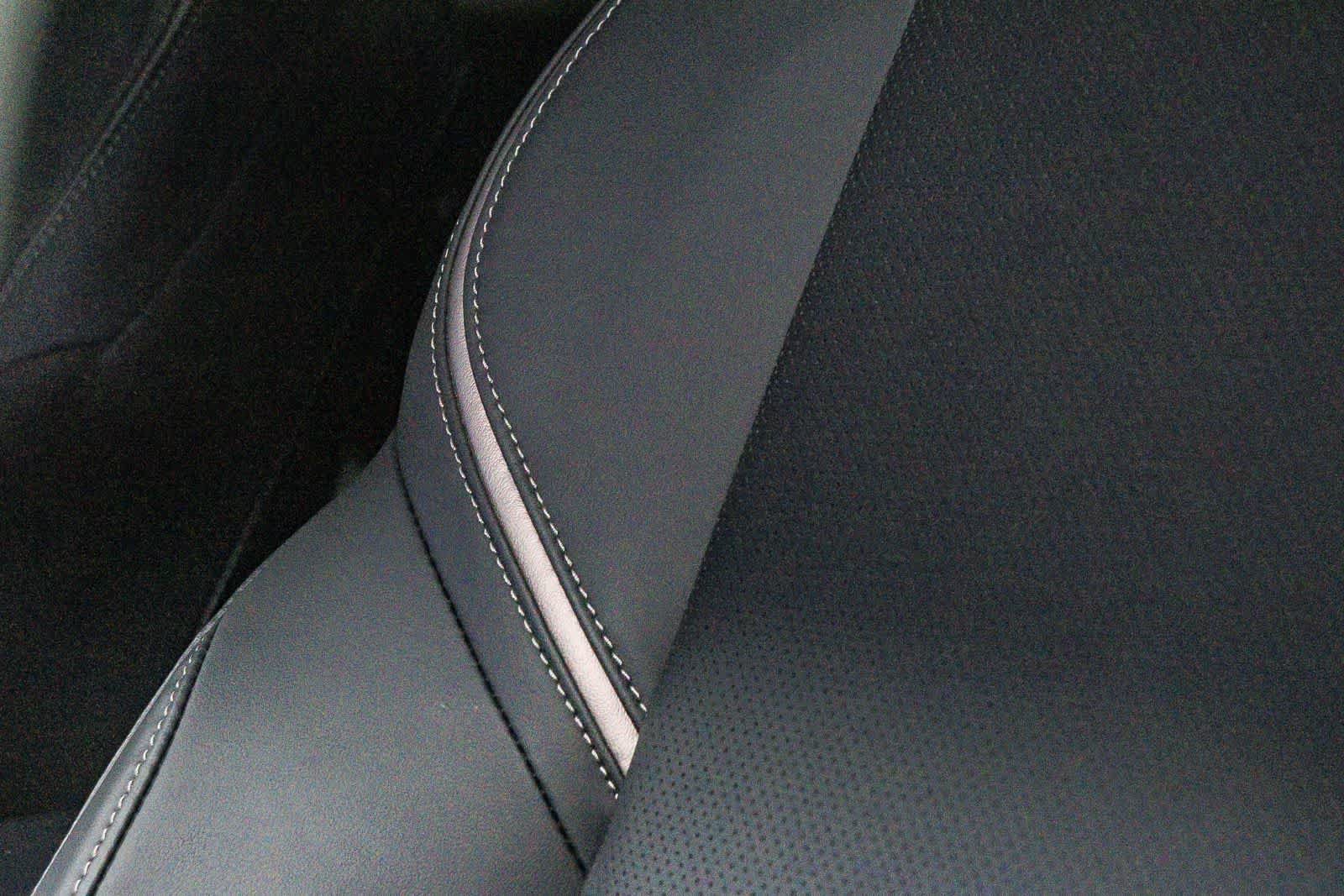 Certified 2026 Toyota Prius XLE FWD image 27