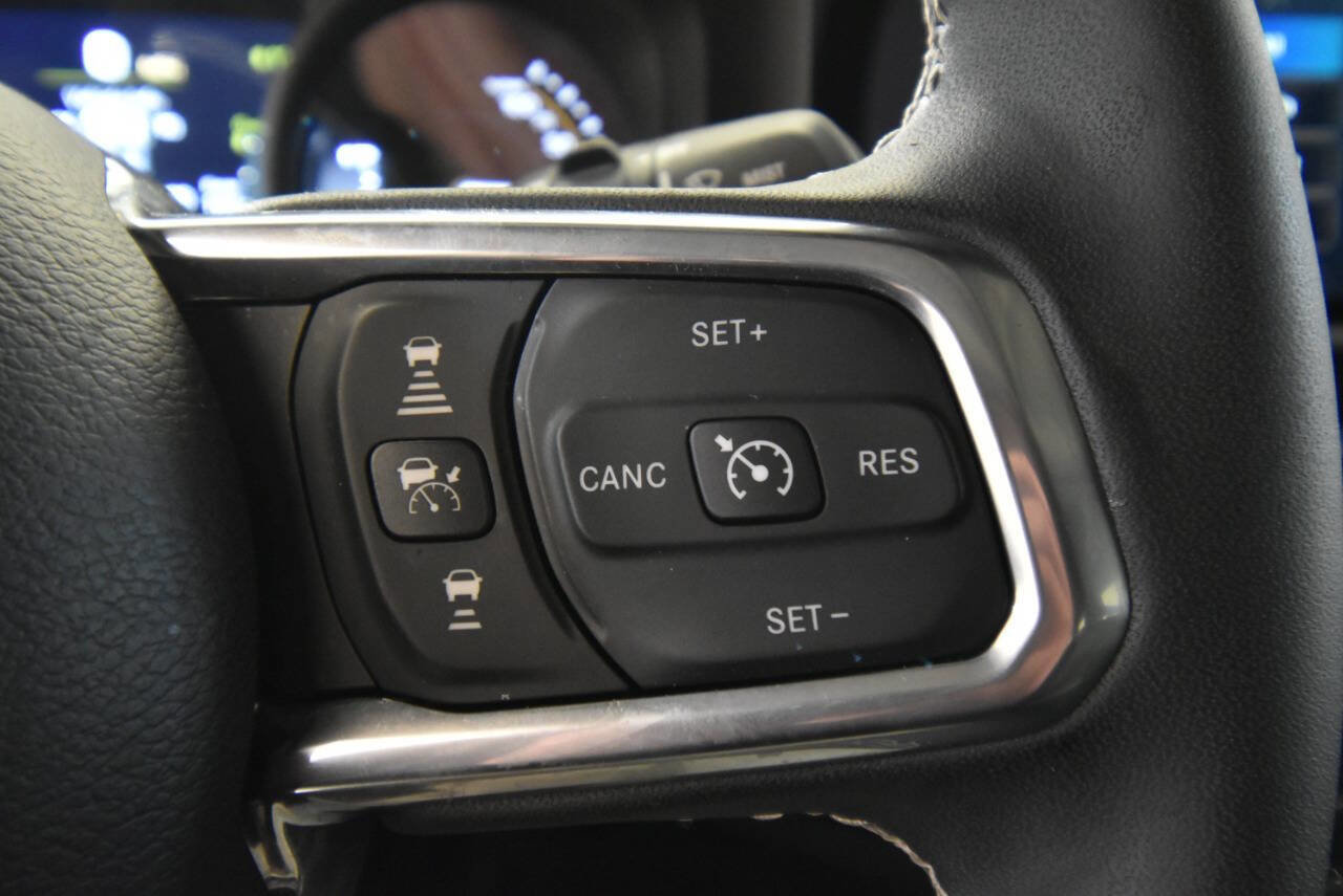 Used 2025 Jeep Wrangler Unlimited Sahara image 26