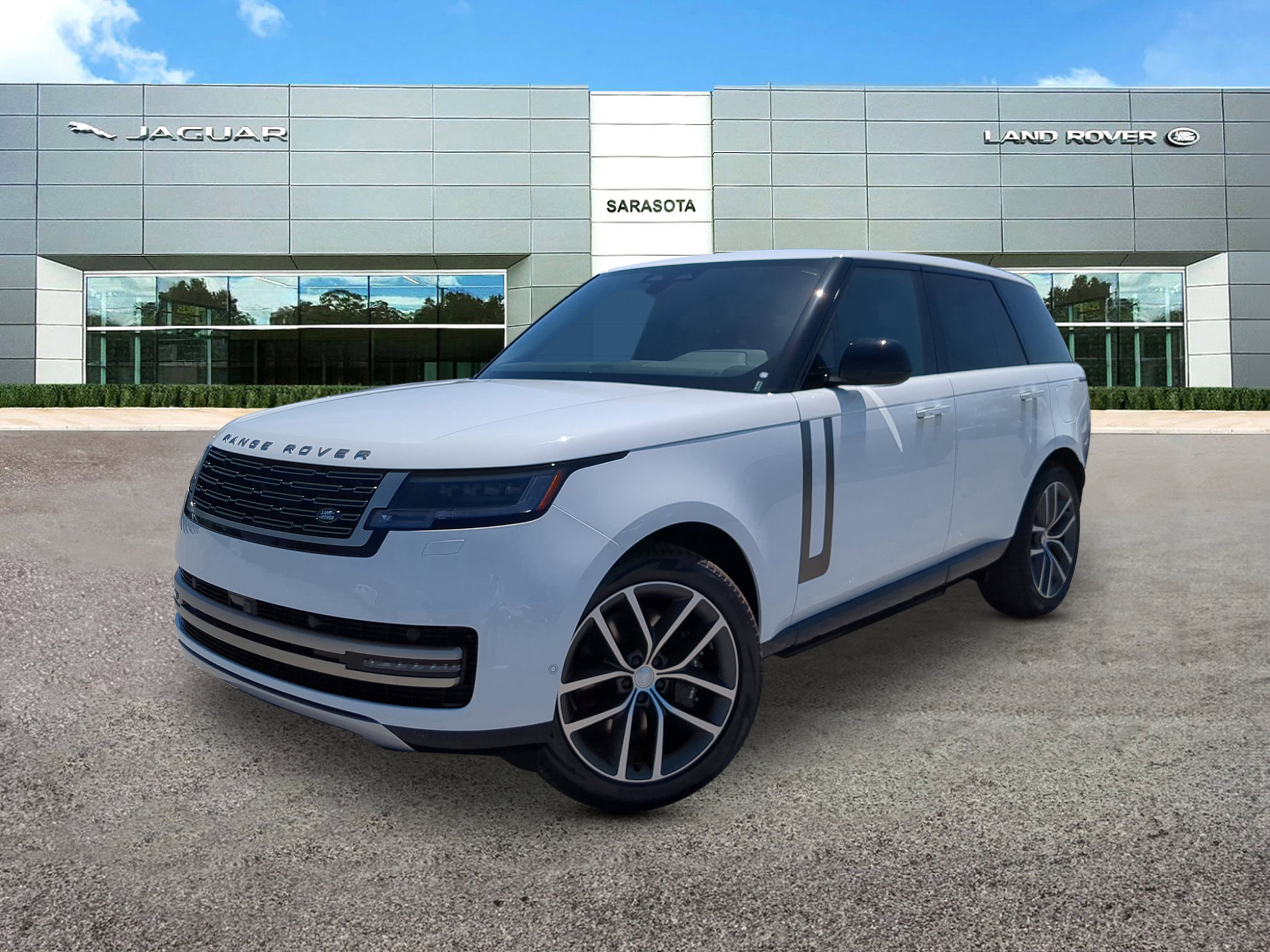 New 2025 Land Rover Range Rover SE image 1