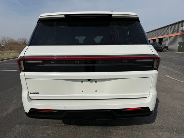 Used 2026 Lincoln Navigator Reserve w/ Jet Appearance Package image 8