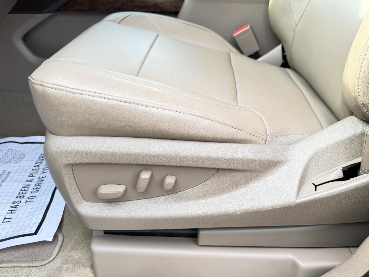 Used 2018 Chevrolet Suburban LT image 15