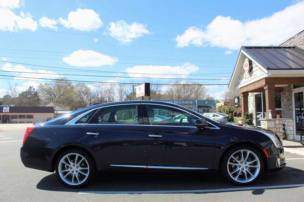 Used 2017 Cadillac XTS Premium Luxury image 4