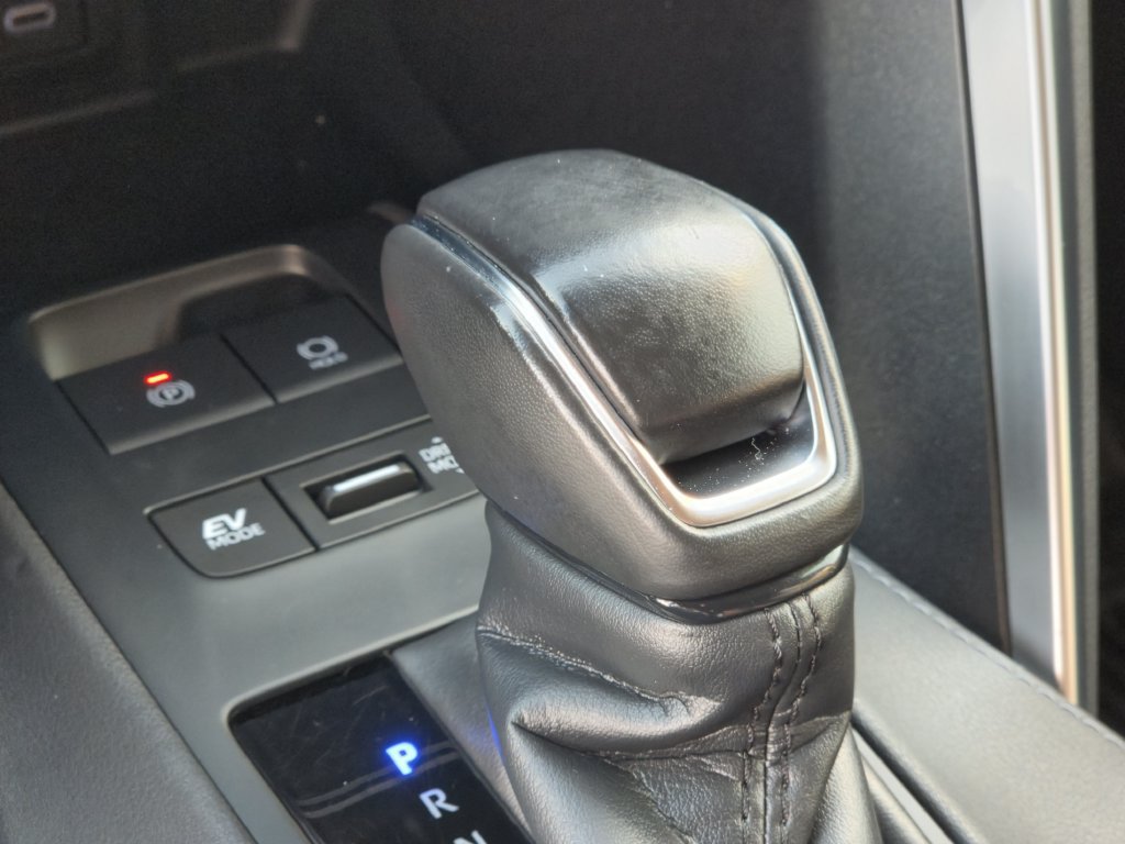 Used 2023 Toyota Venza LE AWD/4WD image 20
