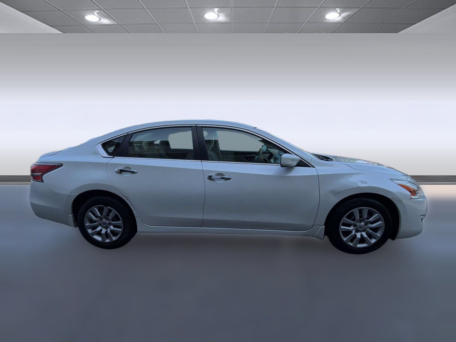 Used 2014 Nissan Altima FWD image 8