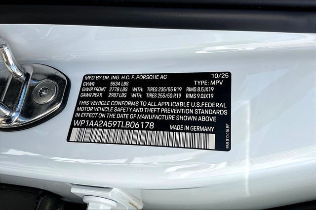 Used 2026 Porsche Macan AWD/4WD image 19
