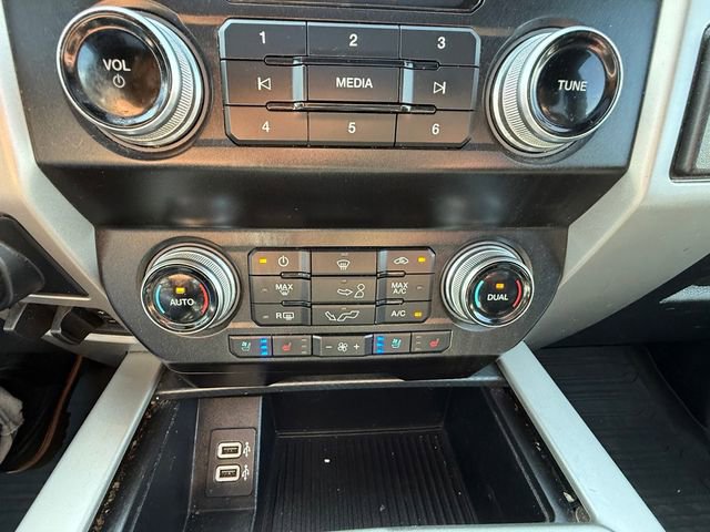 Used 2019 Ford F150 Lariat w/ Equipment Group 502A Luxury AWD/4WD image 20