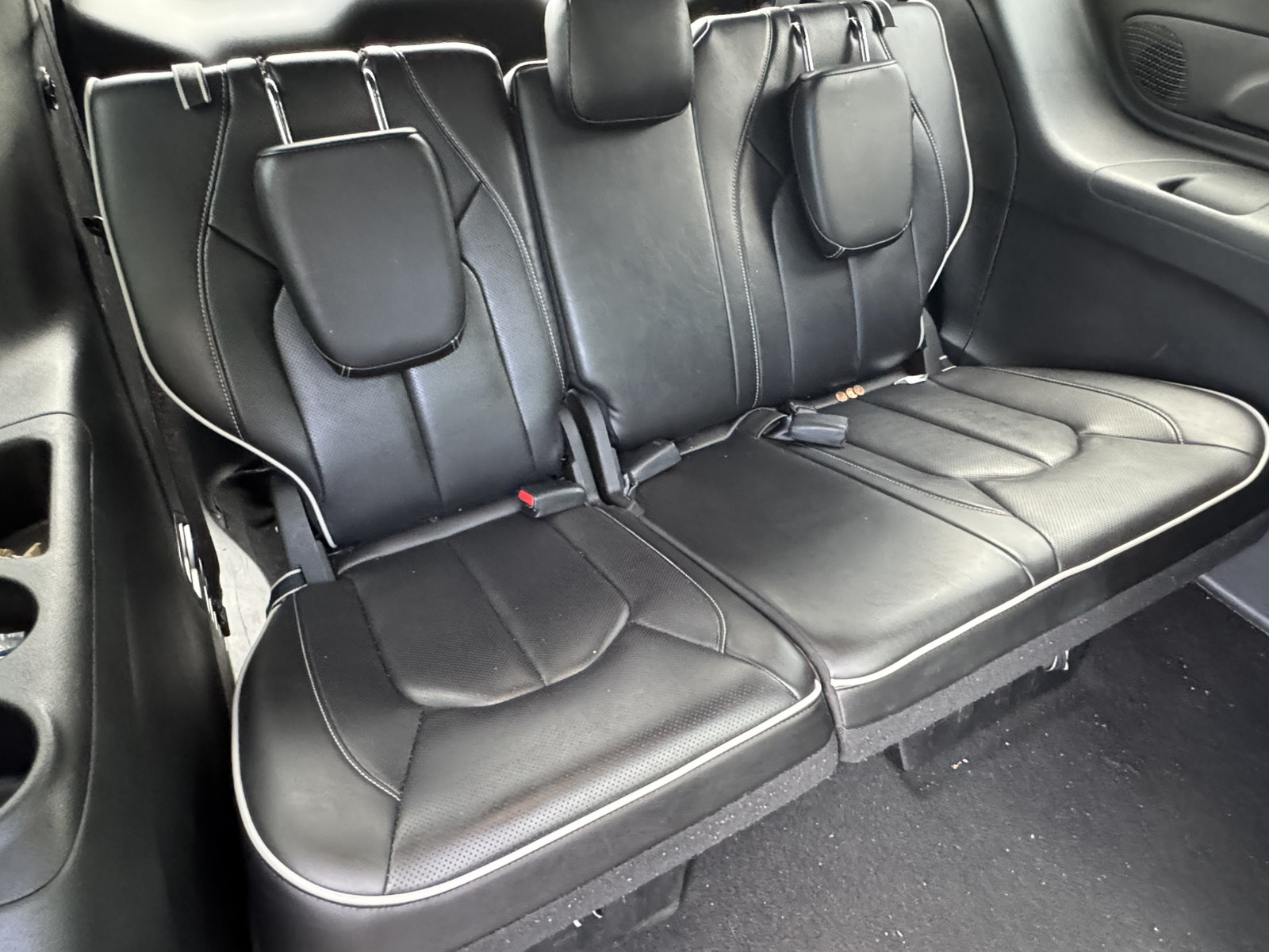 Used 2025 Chrysler Pacifica Limited FWD image 20