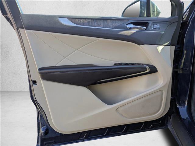 Used 2017 Lincoln MKC Reserve w/ Lincoln MKC Climate Package image 10