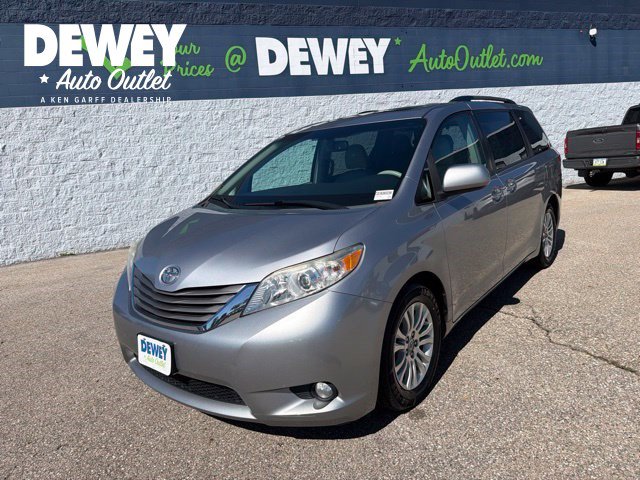 Used 2012 Toyota Sienna XLE w/ Entertainment Pkg FWD image 1