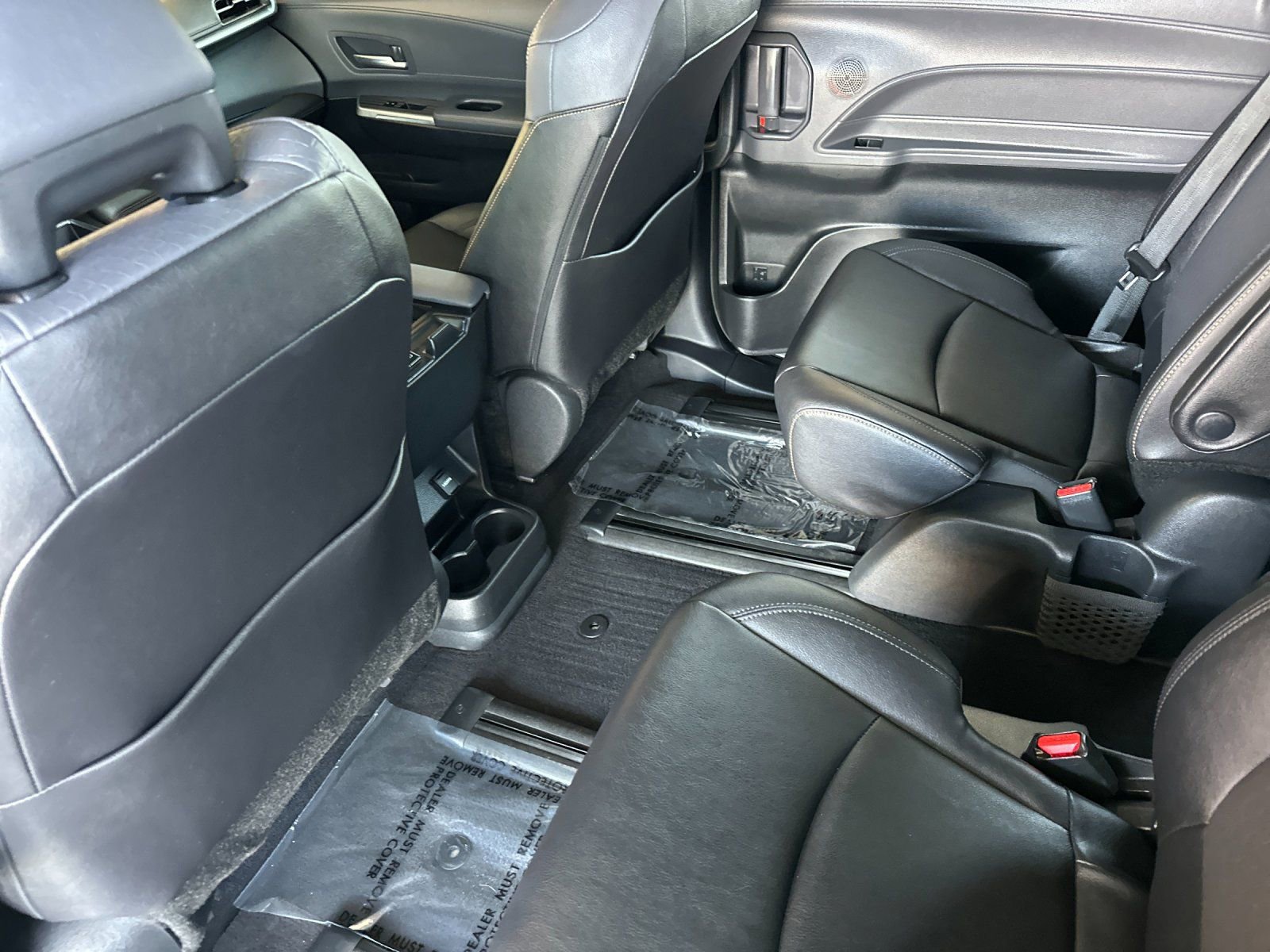 Used 2024 Toyota Sienna XLE Woodland Edition AWD/4WD image 14