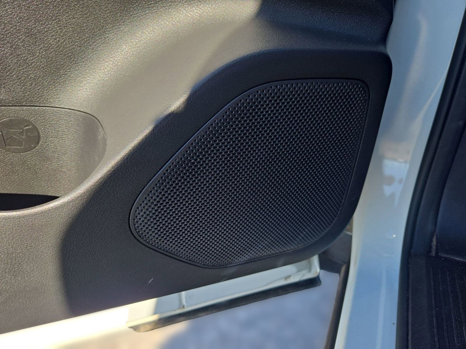 Used 2021 Nissan Rogue SV w/ Premium Package image 22