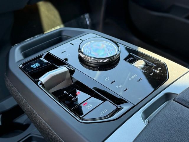 Used 2026 BMW iX xDrive45 image 25