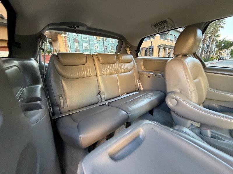 Used 2010 Toyota Sienna LE FWD image 42