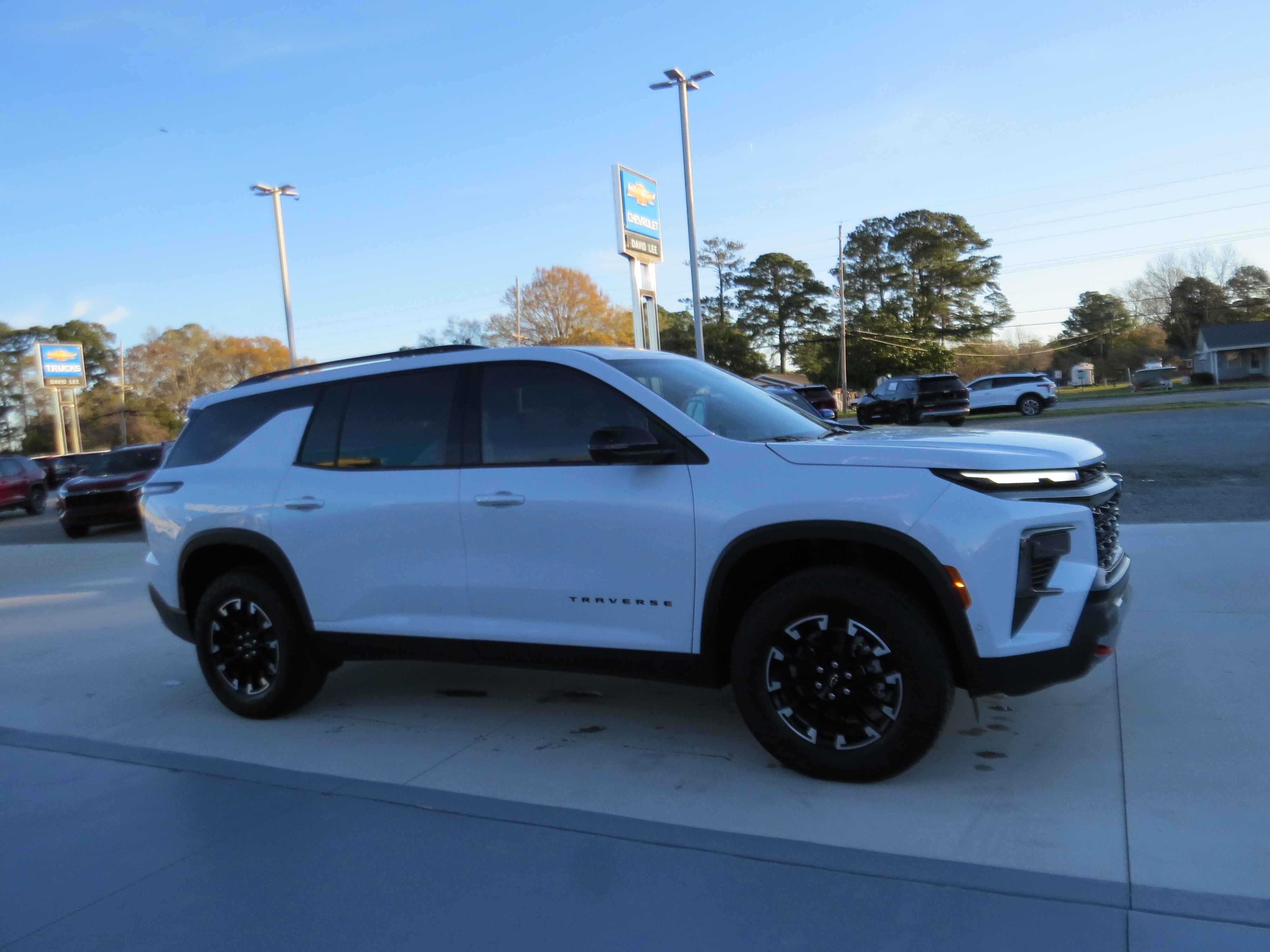 New 2026 Chevrolet Traverse Z71 w/ Enhanced Driving Package AWD/4WD image 6